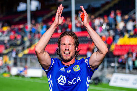 Sundsvalls Linus Hallenius jublar