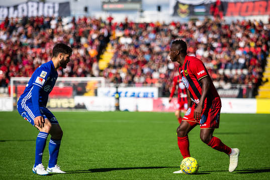 Sundsvalls Carlos Garcia och Östersunds Patrick Kpozo