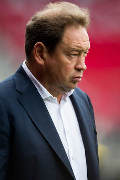 Leonid Slutskij, head coach of Vitesse