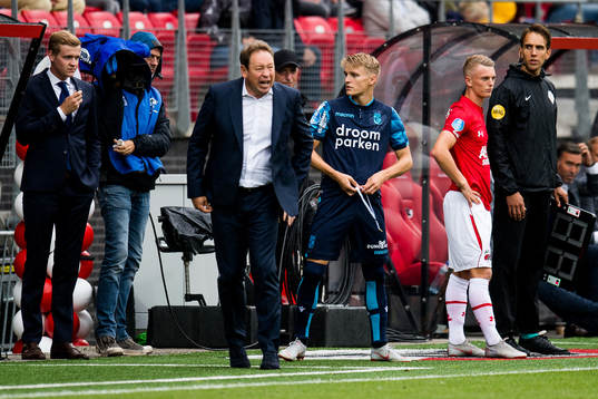 Leonid Slutskij, head coach, and Martin Ødegaard of Vitesse