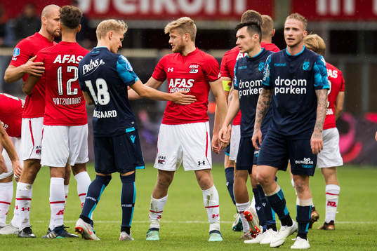 Martin Ødegaard of Vitesse and Fredrik Midtsjø of AZ