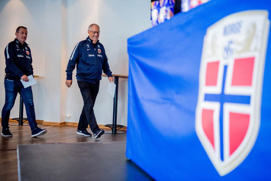 Per Joar Hansen, assistant coach, and Lars Lagerbäck, head