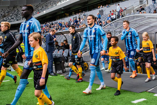 Djurgårdens Erik Johansson går på planen