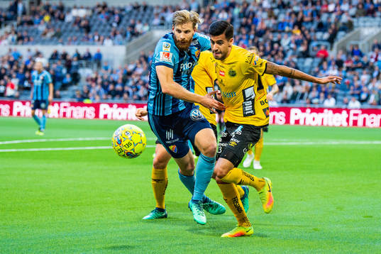 Djurgårdens Niklas Gunnarsson och Elfsborgs Rami Kaib i en