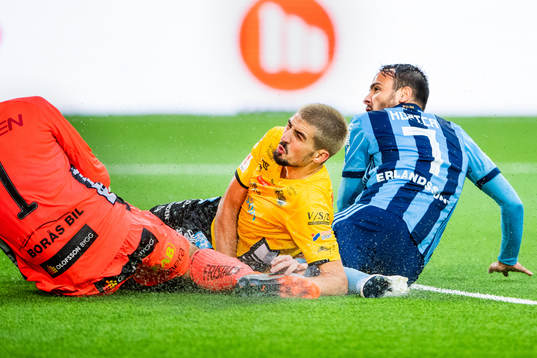 Djurgårdens målskytt Dzenis Kozica gör 2-2