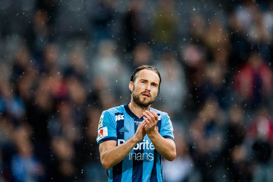 Djurgårdens Kevin Walker applåderar