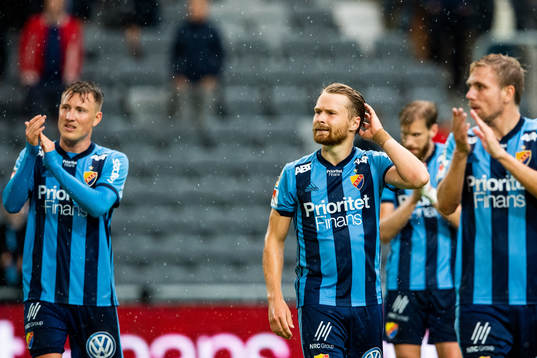 Djurgårdens spelare tackar publiken