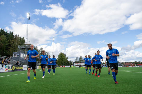 Halmstads spelare värmer upp