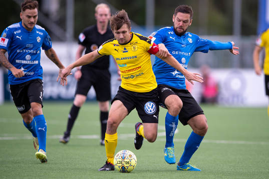 Frejs Adam Gradén och Halmstads Ivo Pekalski