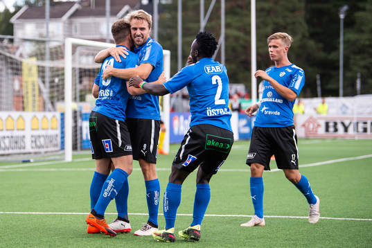 Halmstads Gabriel Gudmundsson (v) jublar
