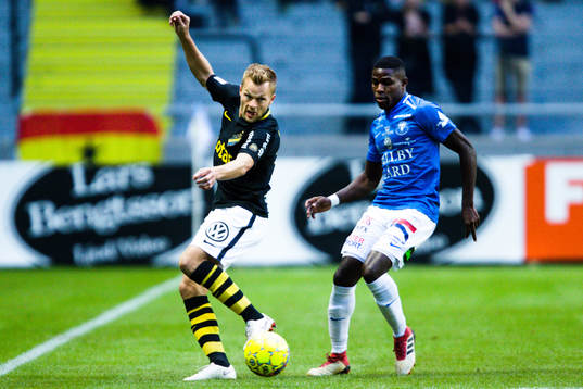 s Sebastian Larsson och Trelleborgs Kofi Sarkodie