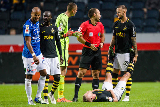 s Enoch Kofi Adu , målvakt Oscar Linnér, Alexander