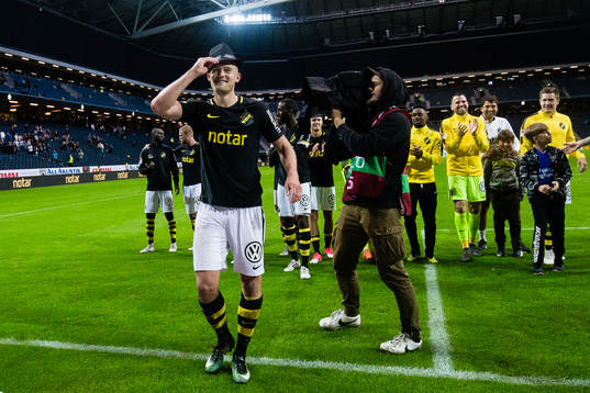 s Robin Jansson jublar