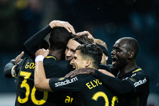 s Henok Goitom jublar med Kristoffer Olsson, Tarik