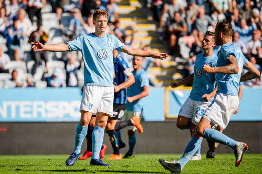 Malmö FFs  Markus Rosenberg  jublar