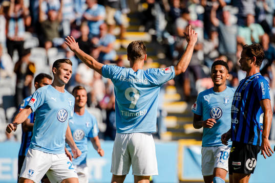 Malmö FFs  Markus Rosenberg  jublar