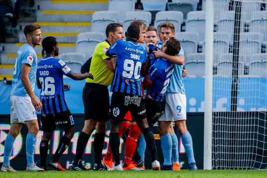 Malmö FFs  målvakt Johan Dahlin i bråk med Sirius Philip