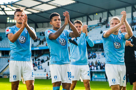 Malmö FFs Arnór Ingvi Traustason , Romain Gall , Andreas