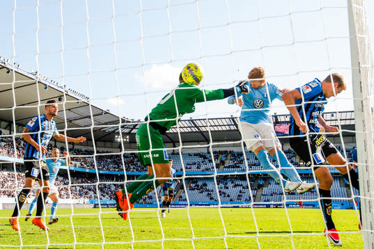 Malmö FFs Anders Christiansen gör 4-0 bakom Sirius