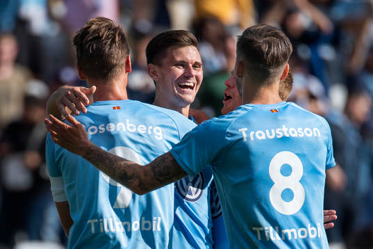 Malmö FFs Marcus Antonsson kramas om av lagkamraterna