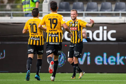 Häckens Alexander Faltsetas jublar