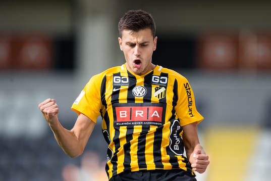 Häckens Alexander Jeremejeff jublar