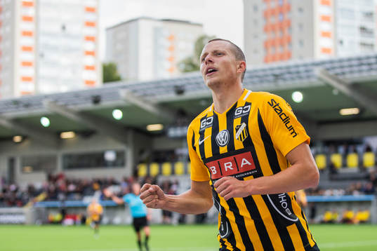 Bläddra bland fler bilder av Fotboll, Allsvenskan, Häcken - Brommapojkarna