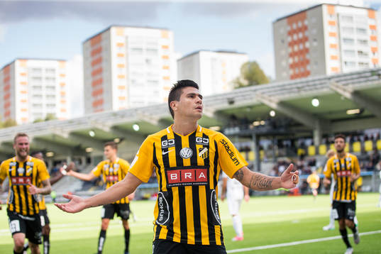Häckens Paulinho jublar