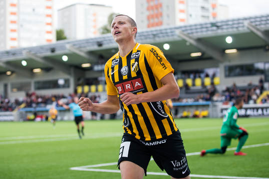 Häckens Viktor Lundberg jublar