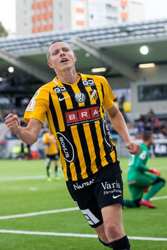 Häckens Viktor Lundberg jublar