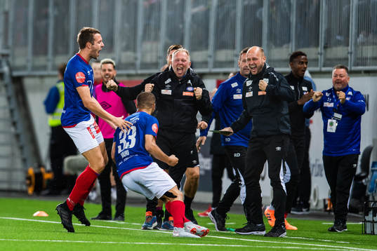 Amin Nouri of Vålerenga celebrates