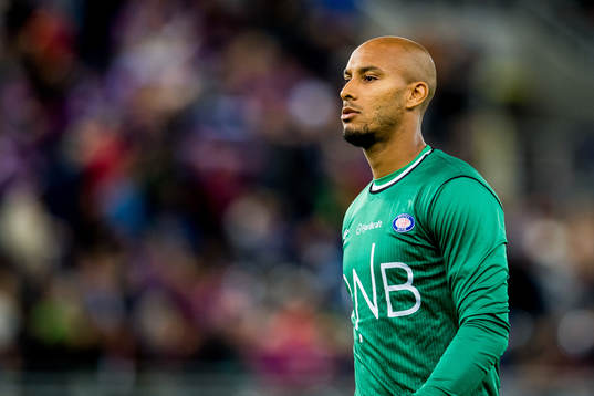 Goalkeeper Adam Larsen Kwarasey of Vålerenga