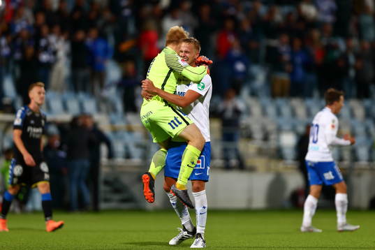Norrköpings Kasper Larsen och målvakt Isak Pettersson