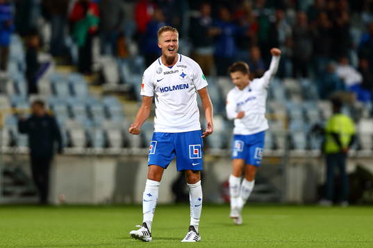 Kasper Larsen och Simon Skrabb jublar