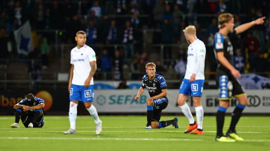 IFK Göteborgs Carl Starfelt reagerar och Kristopher Da