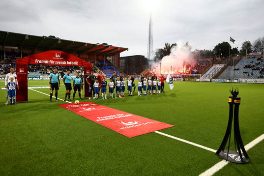 IFK Göteborgs lag står uppställt och i bakgrunden