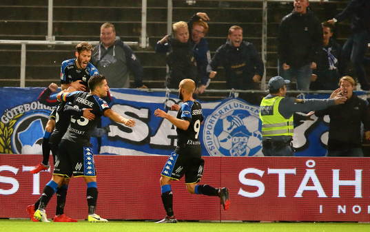IFK Göteborgs spelare jublar