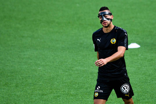 Hammarbys Nikola Djurdjic med ansiktsmask