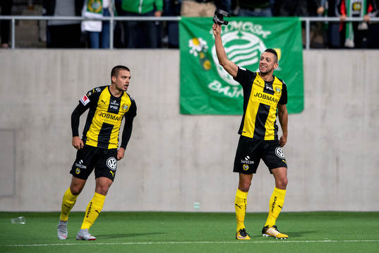 Hammarbys Nikola Djurdjic jublar med Vladimir Rodic