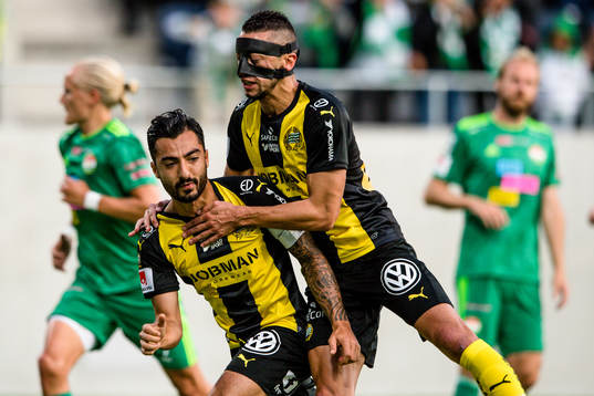 Hammarbys Nikola Djurdjic jublar med Jiloan Hamad