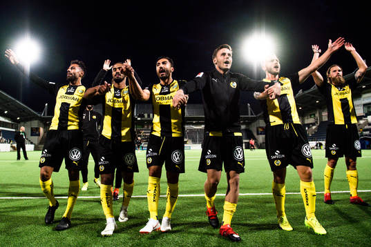 Hammarbys spelare jublar