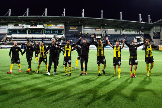 Hammarbys spelare jublar