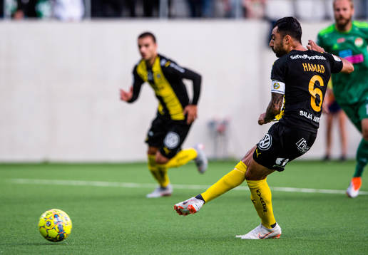 Hammarbys Jiloan Hamad gör 0-1 på straff