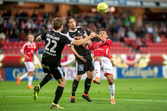 Kalmars Romário Pereira Sipião och Örebros Victor Sköld