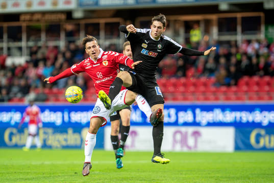 Kalmars Erton Fejzullahu och Örebros Viktor Tranberg