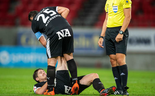 Örebros målskytt Victor Sköld får behandling