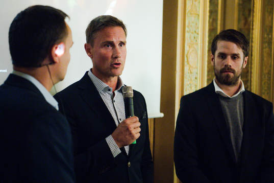 Frölundas tränare Roger Rönnberg och Jonathan Sigalet
