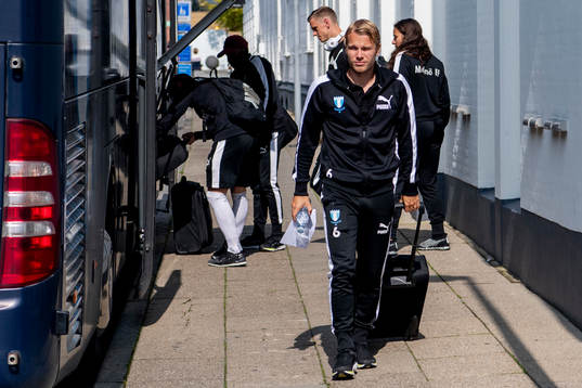 Oscar Lewicki of Malmö FF arrive at their hotel