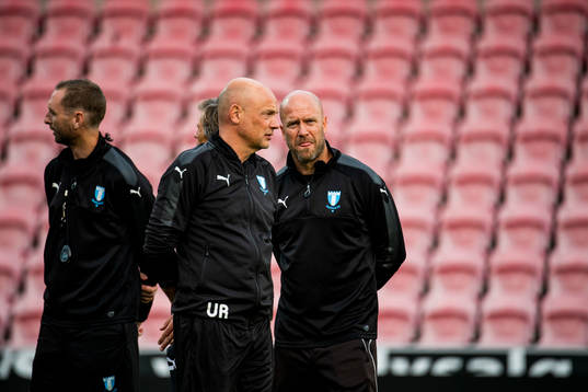 Assistant coach Andreas Georgson, head coach Uwe Rösler