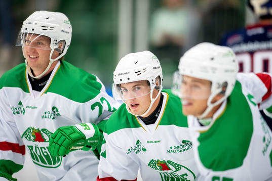 Rögles Kevin Gagné jublar med lagkamrater